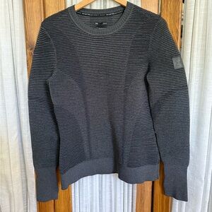 Under Armour Dark Gray Crewneck Athletic Top - szL